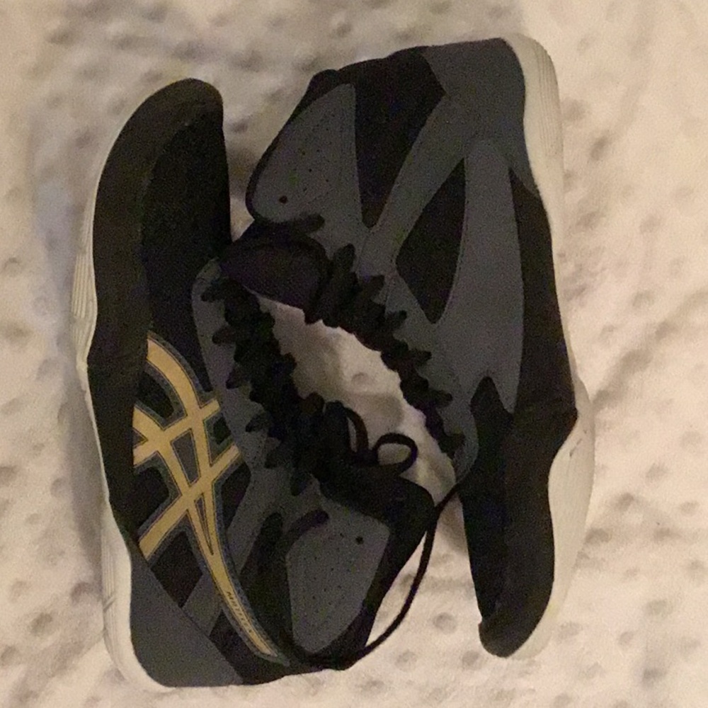 ASICS youth wrestling shoes great condition